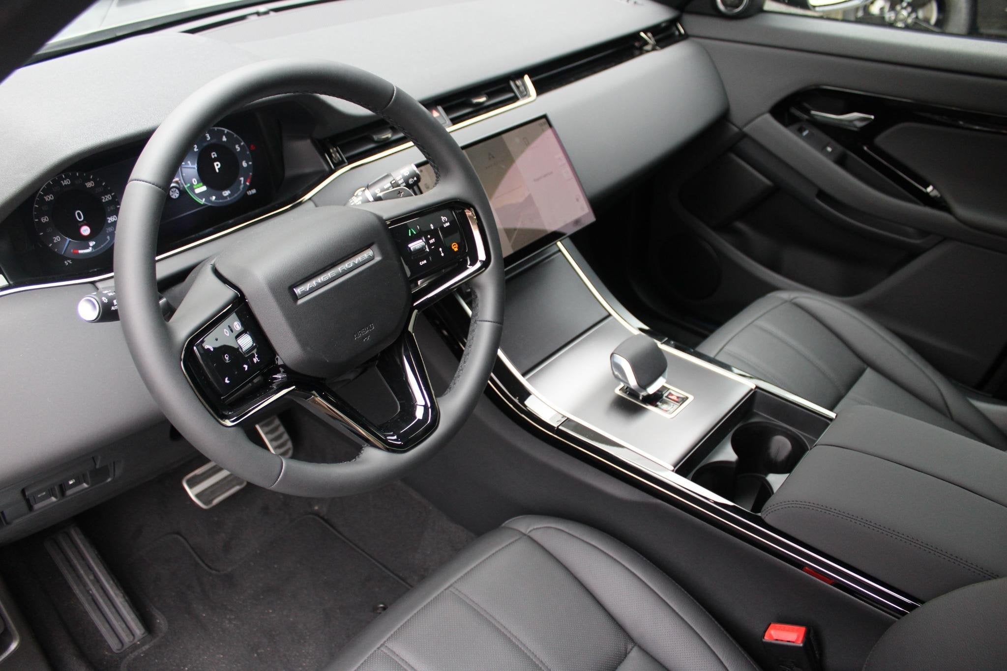 Land Rover Range Rover Evoque P270e AWD Dynamic SE | Trekhaa, Auto's, Automaat, Euro 6, Met garantie (alle), 15 kWh