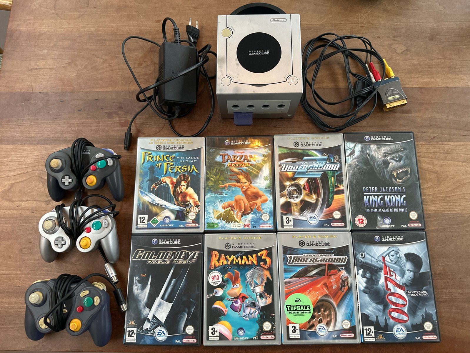 Nintendo GameCube bundel met 3 controllers en 9 games, Ophalen of Verzenden, Gebruikt, Met games, Met 3 controllers of meer