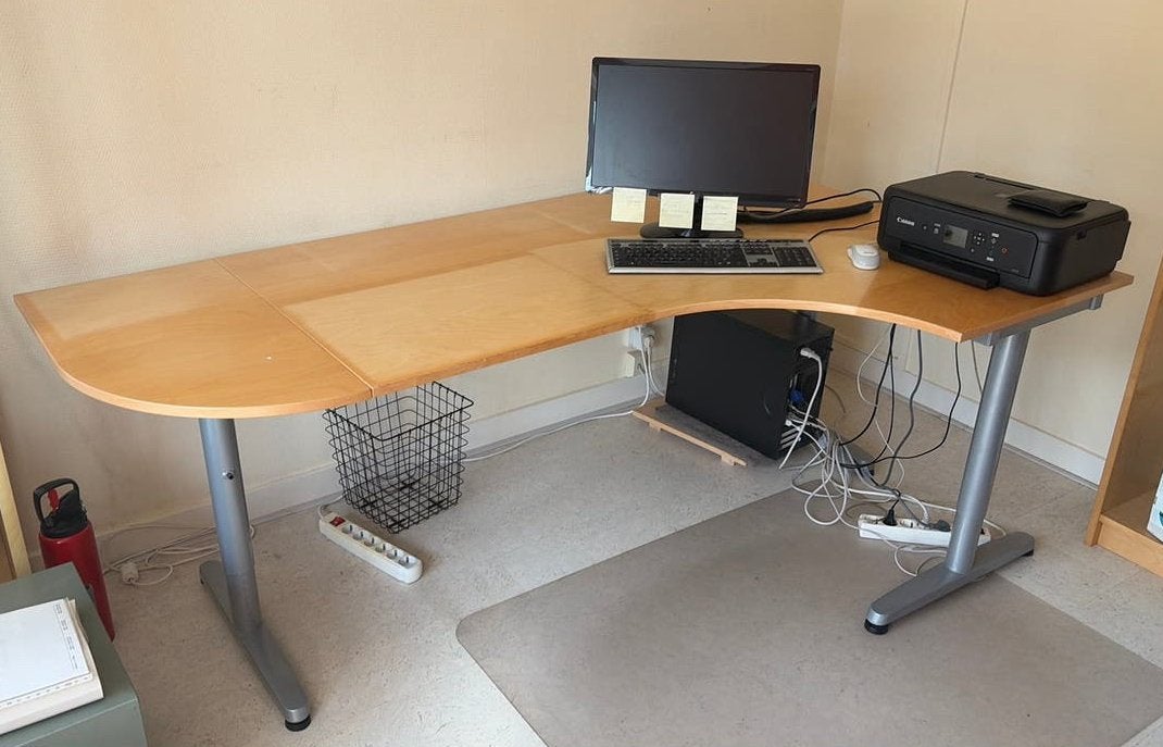 Ikea bureau IKEA EFFEKTIV-T beuken met uitbreiding, Ophalen, Hoekbureau, In hoogte verstelbaar, Zo goed als nieuw