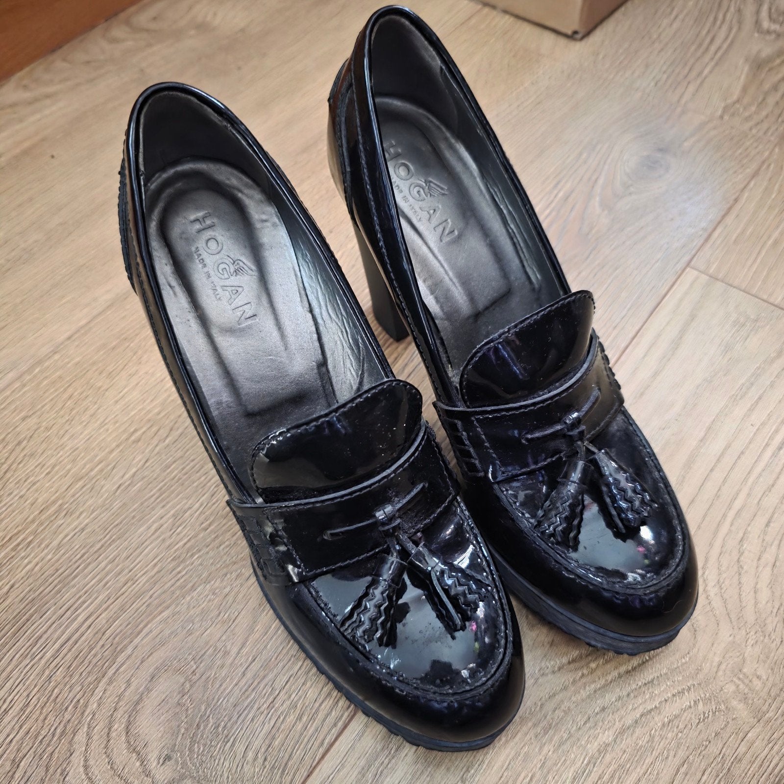 Hogan zwarte lakleren pumps met kwastjes - Maat 39, Kleding | Dames, Pumps, Zwart, Ophalen of Verzenden, Hogan