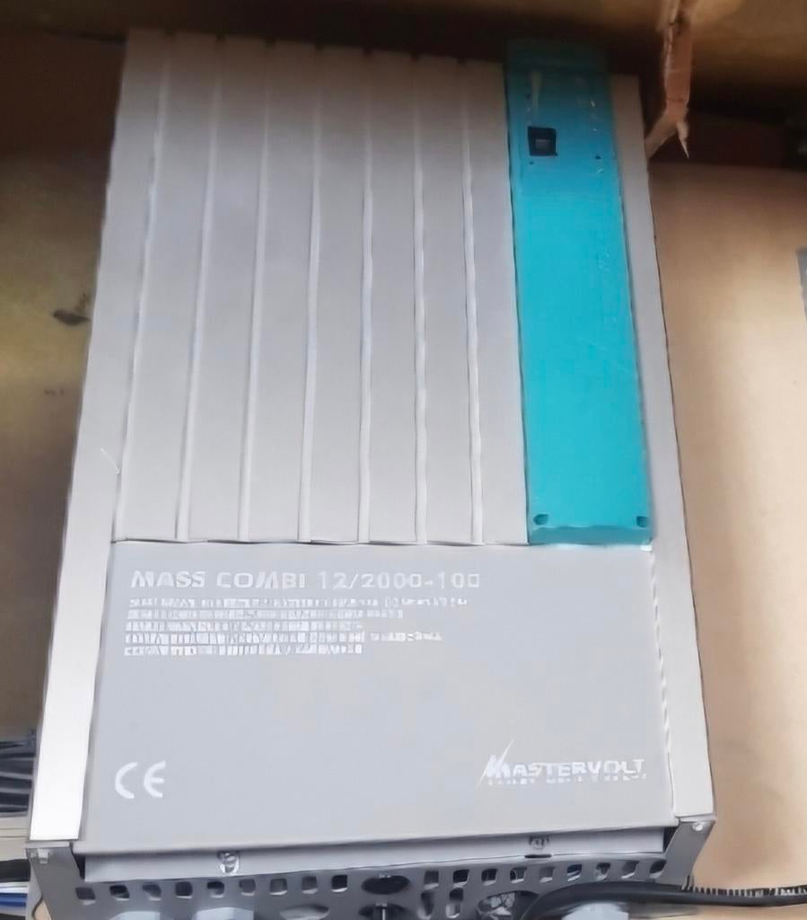 Mastervolt 2000/100/12v mass Combi in topstaat zie tekst, Ophalen of Verzenden
