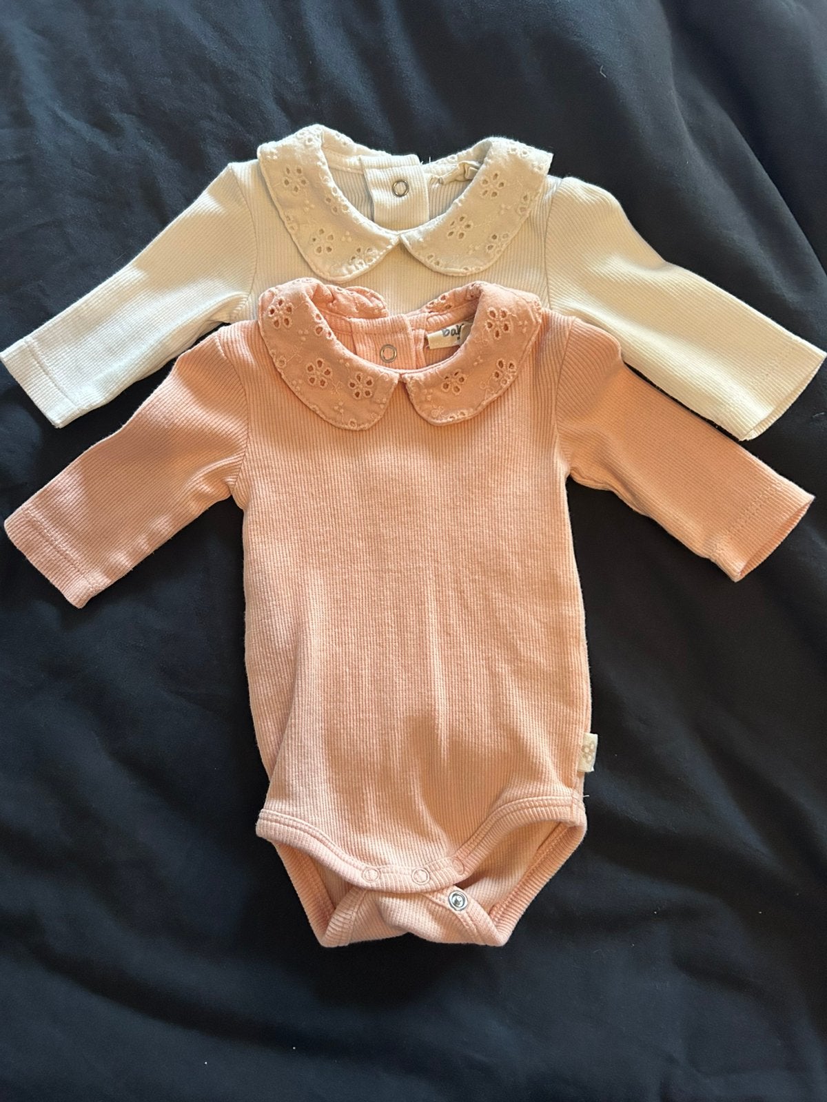 Twee rompers, lange mouw, Ophalen of Verzenden, Zo goed als nieuw, Jongetje of Meisje, Nacht- of Onderkleding
