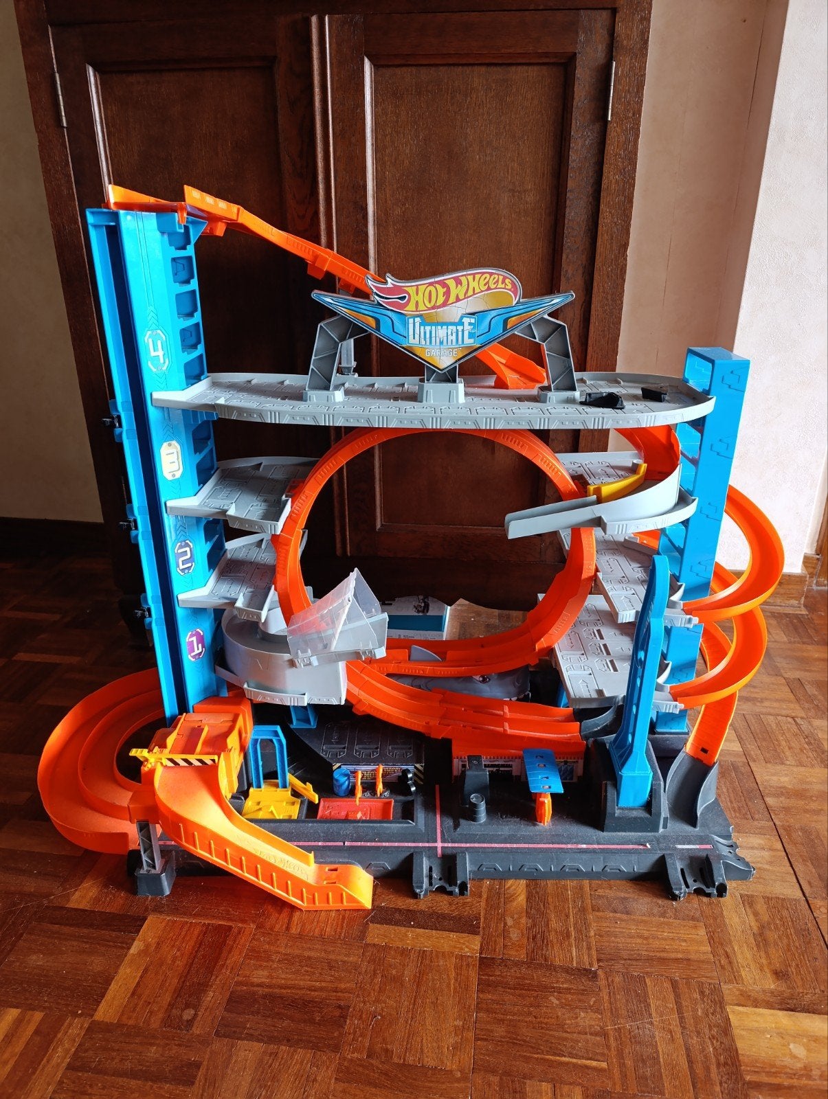 Hot Wheels Ultimate Garage Speelset met haai, Ophalen, Gebruikt