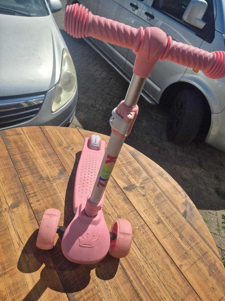 Roze kinderstep met 3 wielen - Kidi, Fietsen en Brommers, Steps, Ophalen of Verzenden, Zo goed als nieuw, Gewone step, Kidi