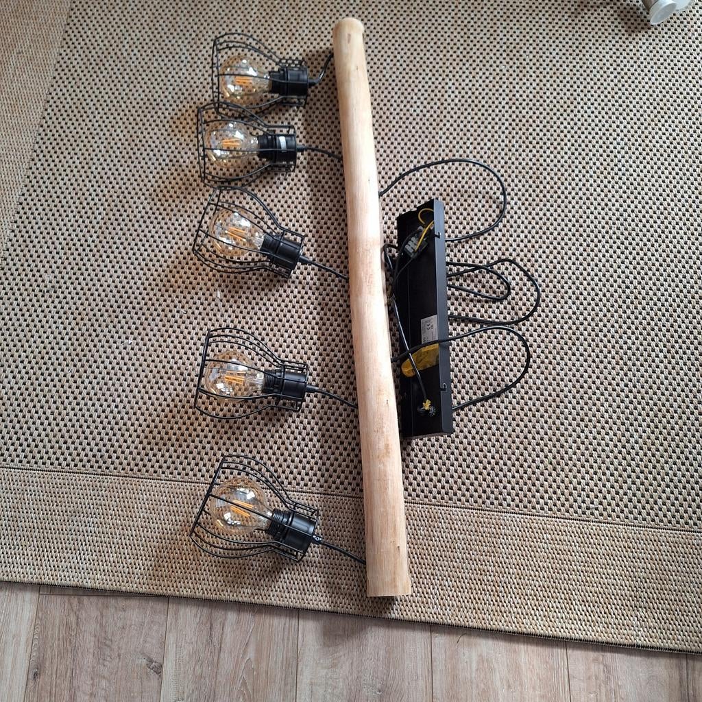 Hanglamp met 5 lampen aan houten balk, Ophalen of Verzenden, Zo goed als nieuw, Minder dan 50 cm, Industrieel