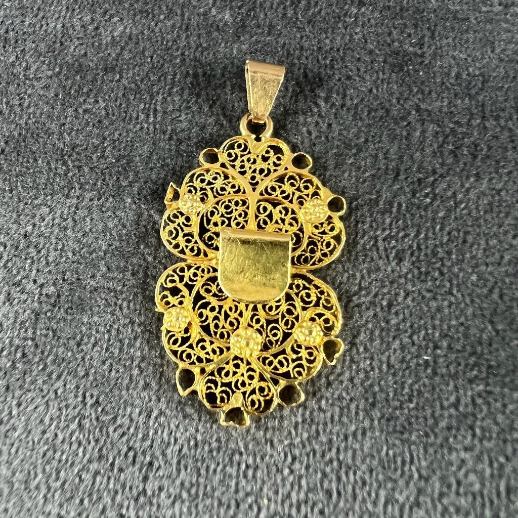Gouden Hanger | 18k | 2,52g | filligrain met klip | 215265, Gebruikt, Overige voorstellingen, Ophalen of Verzenden, Goud