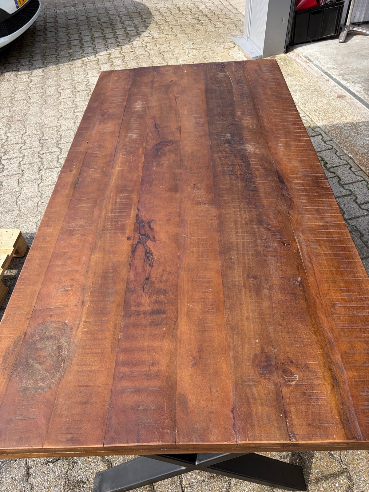 Foto 4 van Robuuste eettafel