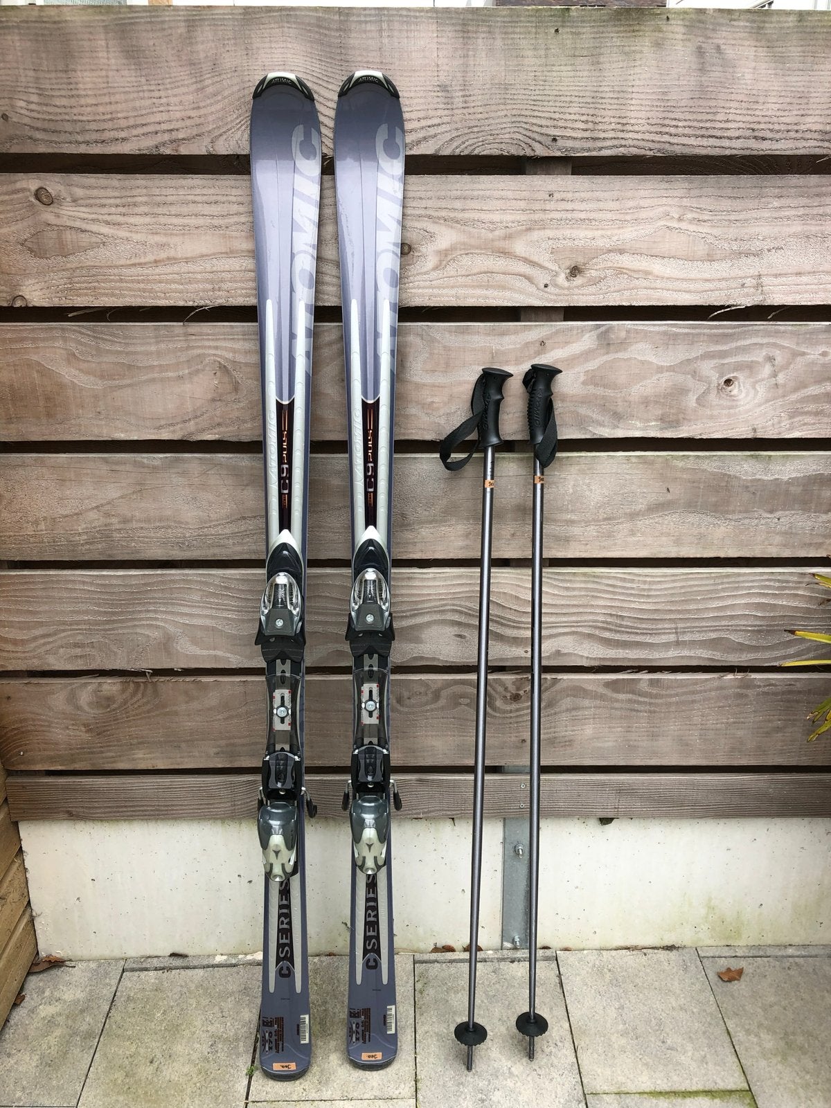 Atomic Carve Ski's C9 Puls (170 cm) met skistokken (125 cm), Sport en Fitness, Ophalen, 160 tot 180 cm, Gebruikt, Carve