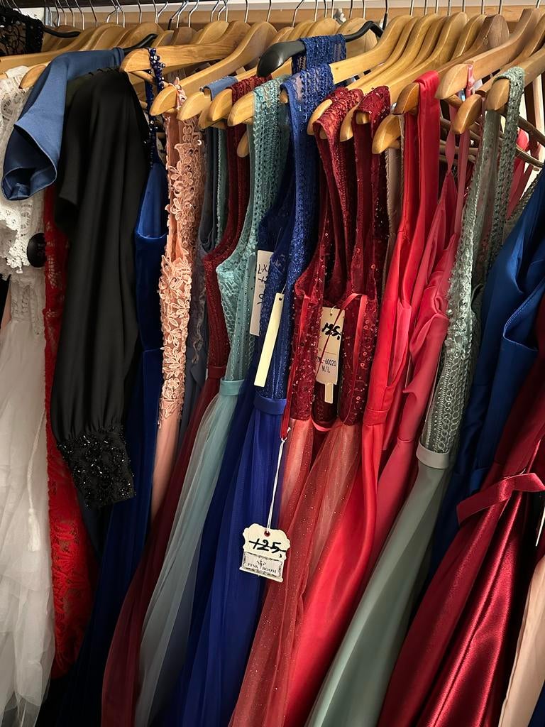 Partij galajurken in diverse kleuren en maten, Kleding | Dames, Gelegenheidskleding, Nieuw, Galajurk, Maat 38/40 (M), Overige kleuren