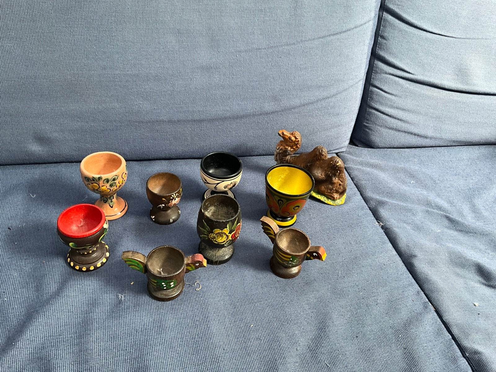 Set van 9 handgeschilderde eierdopjes en beeldje, Ophalen of Verzenden