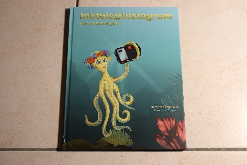 Inktvisinstagram en de TikTokTonijnen / Romy van Veldhoven, Ophalen of Verzenden, Zo goed als nieuw, Fictie algemeen