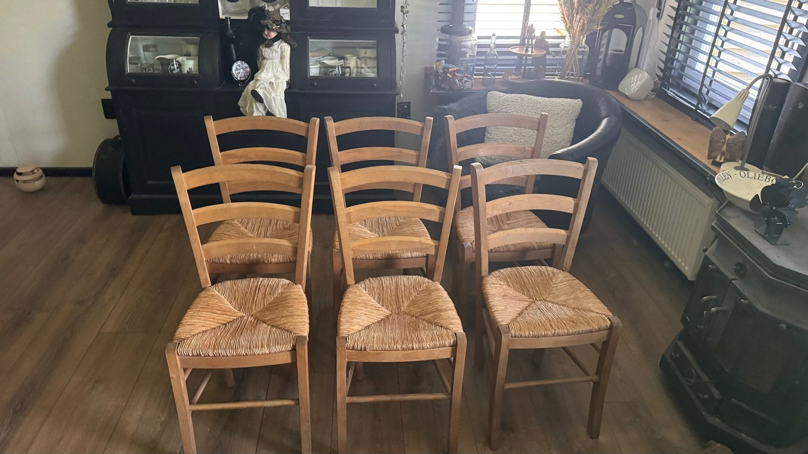 Set van 6 rustieke houten stoelen met rieten zitting, Huis en Inrichting, Stoelen, Ophalen