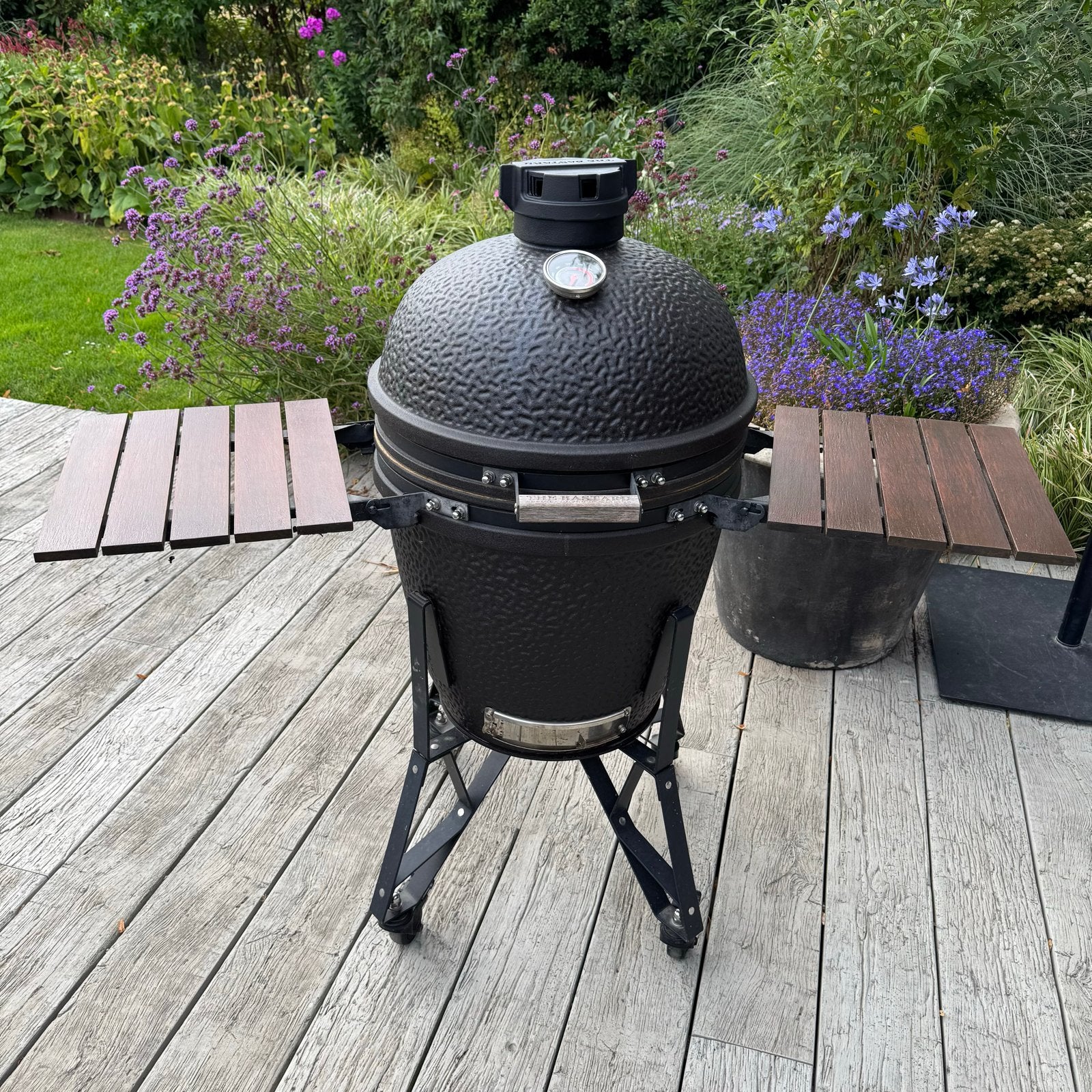 Zo goed als nieuwe Black Bastard Kamado (Lage model), Tuin en Terras, Ophalen of Verzenden, Zo goed als nieuw