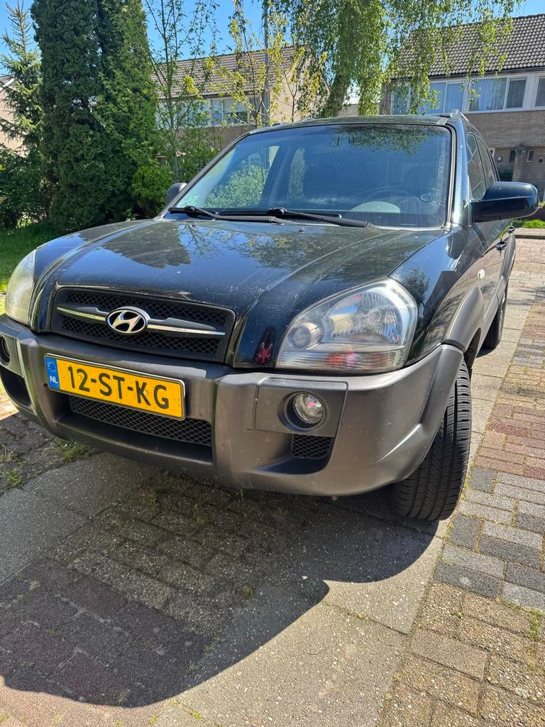 Hyundai Tucson 2.0 I 2WD 2006 Zwart NWE APK, Auto's, 4 cilinders, Zwart, Origineel Nederlands, 75 €/maand
