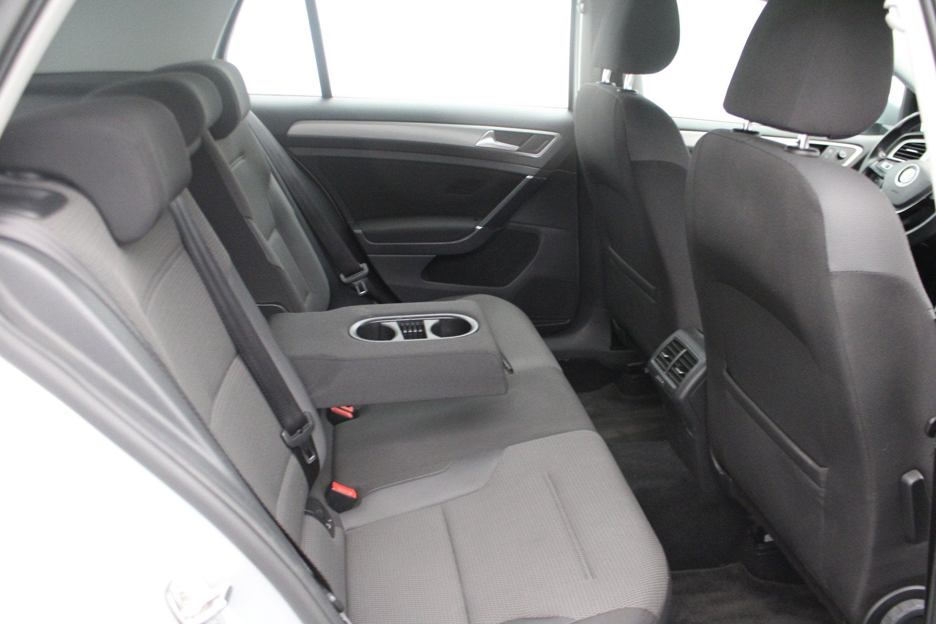 Foto 14 van Volkswagen Golf 1.0 TSI Comfortline keurige 5-deurs met klim