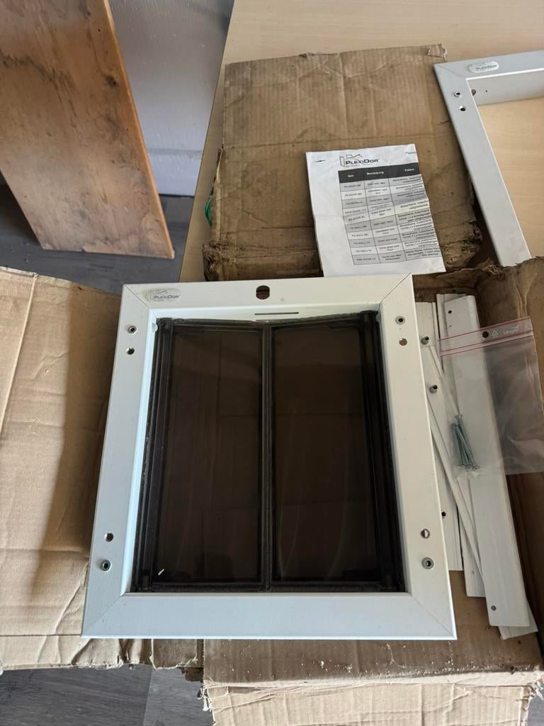 Plexidor honden luik voor middelgrote hond, Dieren en Toebehoren, Ophalen of Verzenden, Zo goed als nieuw, Minder dan 75 cm, Minder dan 65 cm