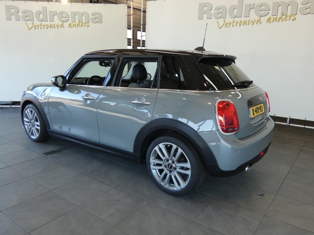 Mooi MINI Cooper Chili navi Sportstoelen Automaat ! LED!, Auto's, Automaat, Gebruikt, Origineel Nederlands, Bedrijf
