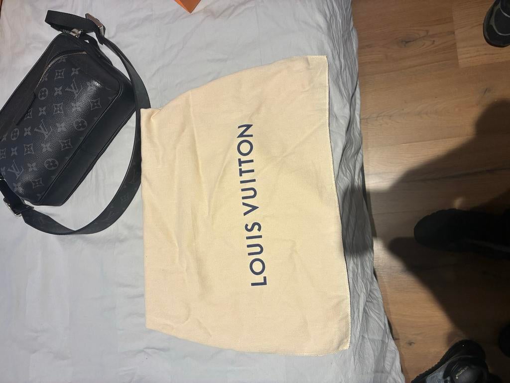 Louis Vuitton Outdoor Messenger Tas Zwart Monogram, Overige merken, Zwart, Ophalen of Verzenden, Zo goed als nieuw