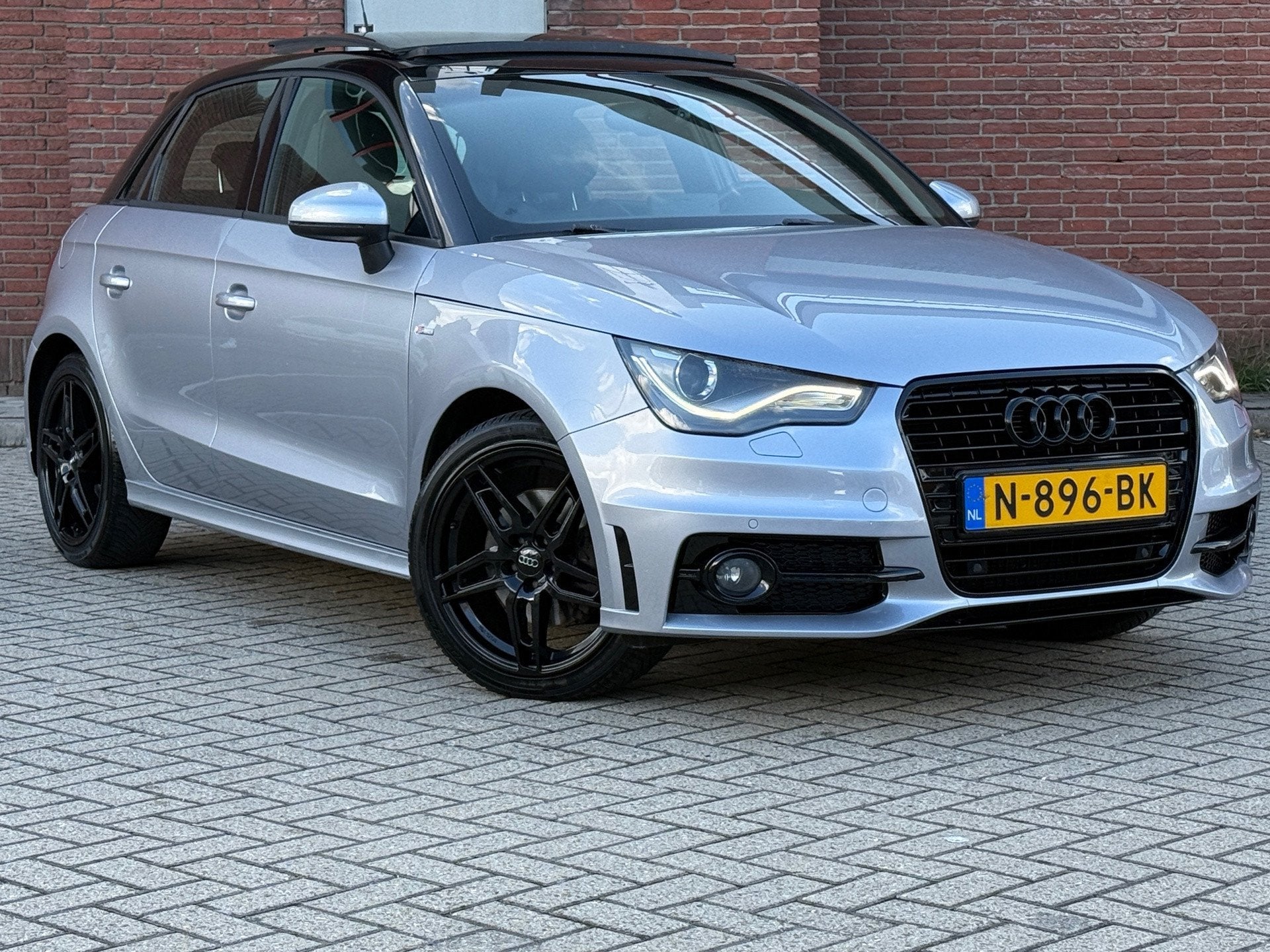 Audi A1 Sportback 1.4 TFSI S-Line | AUTOMAAT | PANO | LED |, Auto's, Euro 5, 4 cilinders, 4 stoelen, 610 kg