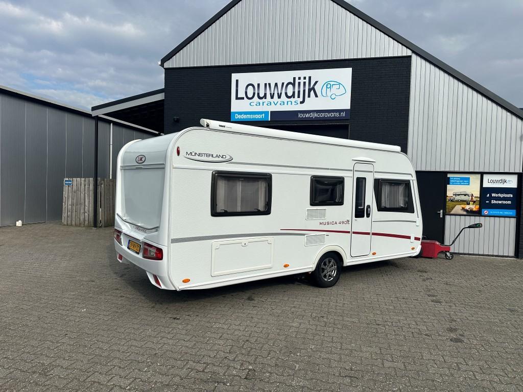 LMC Musica 490 E ’20 (Mover, Enkele Bedden, Rondzit), Caravans en Kamperen, Rondzit, 7 tot 8 meter, Bedrijf, Kelvinstraat 23
7701BZ  Dedemsvaart, NL