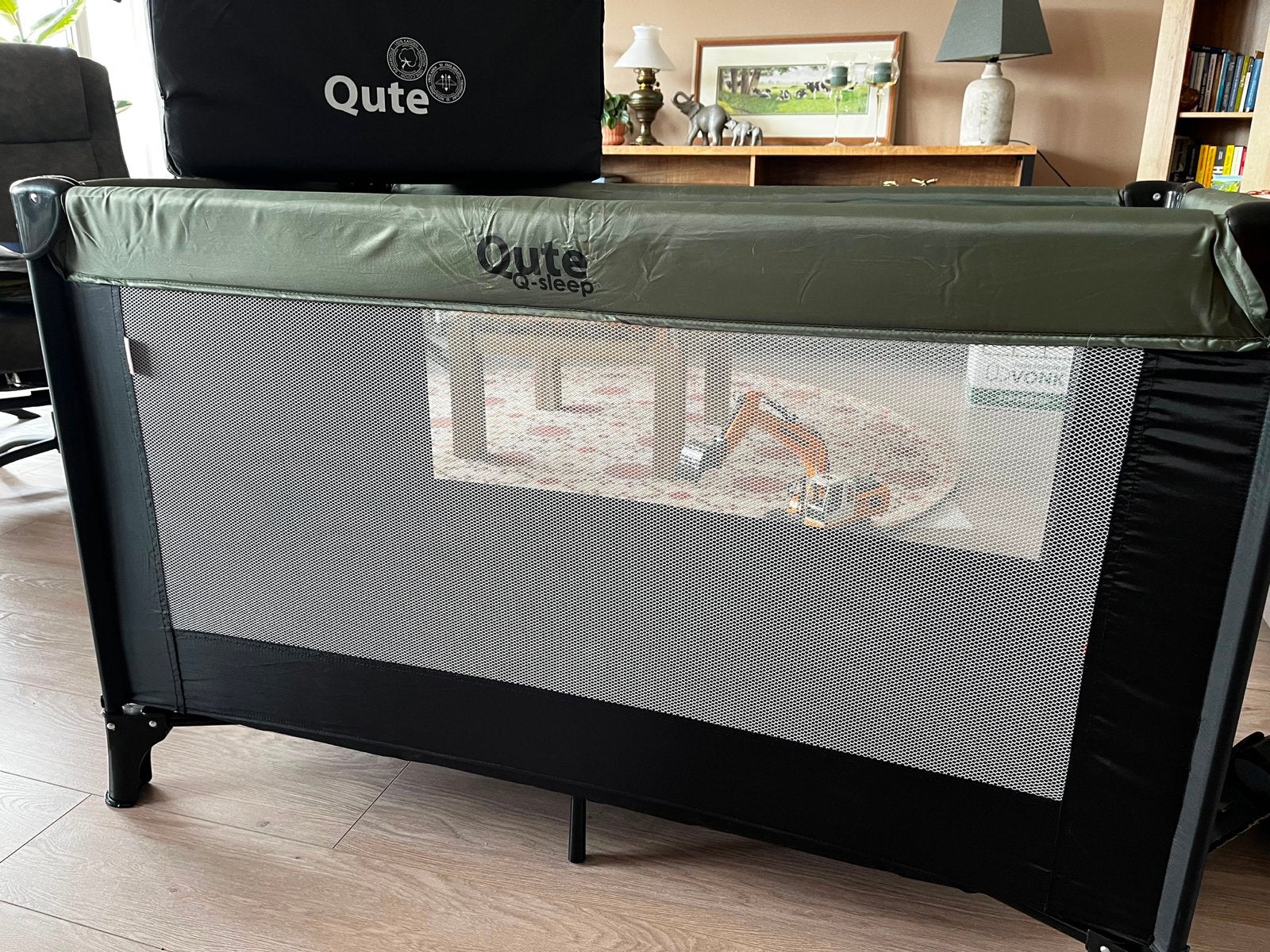 Qute campingbedje / babybedje met matrasje zgan, Ophalen, Zo goed als nieuw, Reisbedje