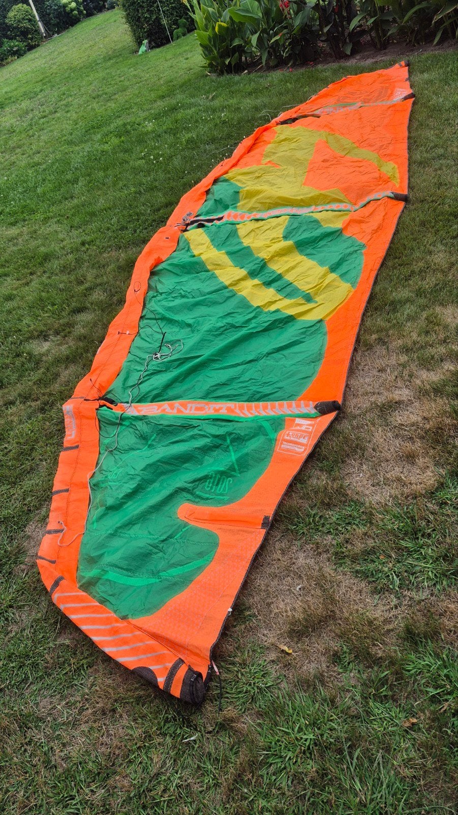 F-One Bandit Kitesurf Kite 2016 - Oranje/Groen/Geel, Watersport en Boten, Kitesurfen, Gebruikt, 10 m², Geen board, Ophalen of Verzenden