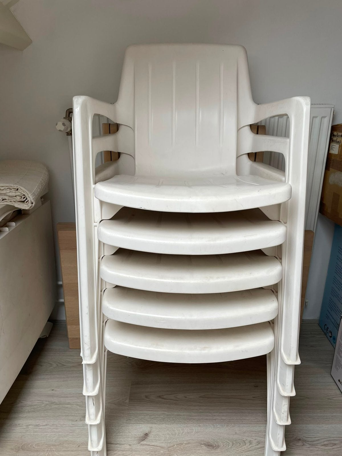 5 stapelbare tuinstoelen, Tuin en Terras, Ophalen, Zo goed als nieuw, Kunststof