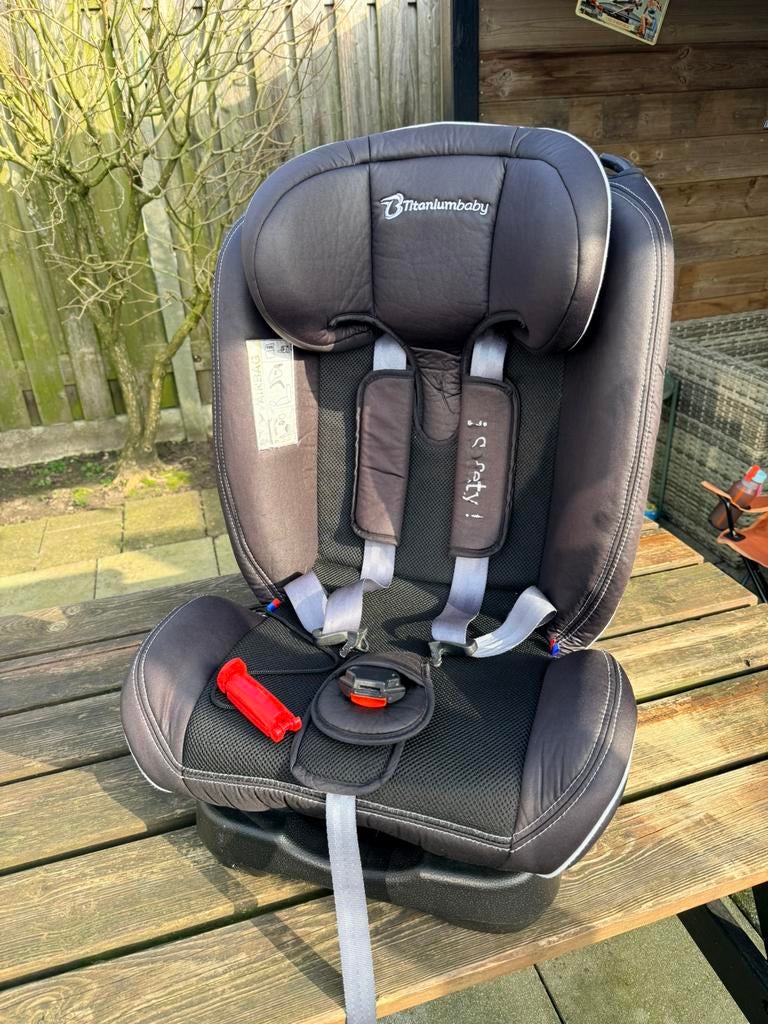 Titaniumbaby / autostoeltje /groep1(9-18kg)/groep2(15-25kg), Kinderen en Baby's, Autostoeltjes, Autogordel, 9 t/m 18 kg, Zo goed als nieuw