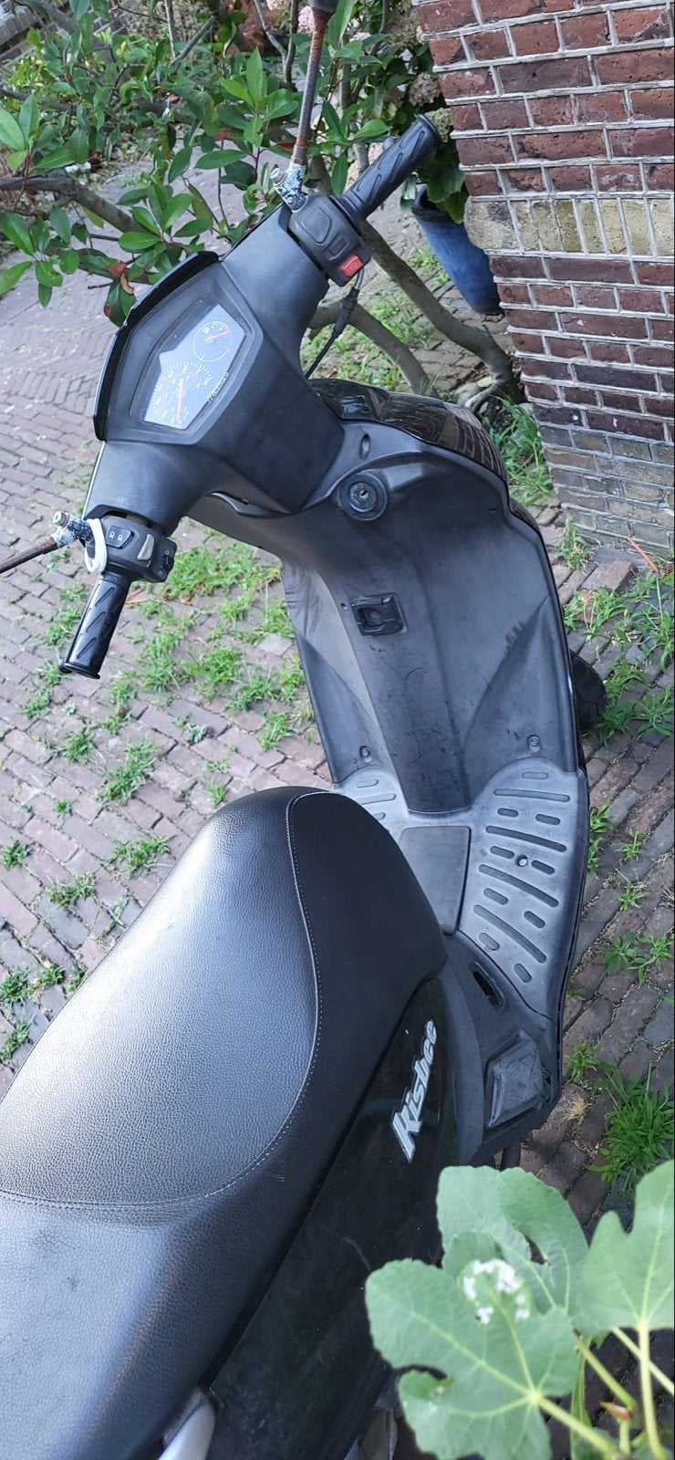 Scooter met issues - Nieuwe accu nodig, Fietsen en Brommers, Brommers | Peugeot, Ophalen, Gebruikt, Maximaal 25 km/u, Overige modellen