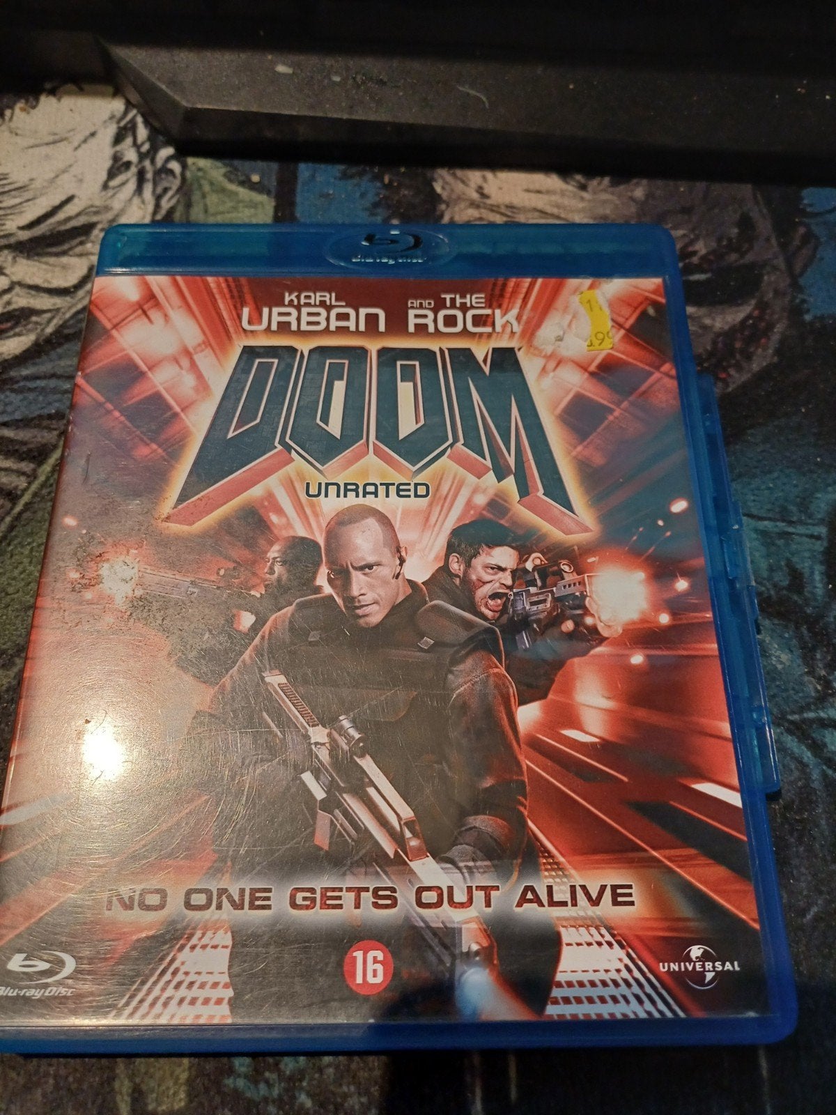 doom, Ophalen of Verzenden, Zo goed als nieuw, Muziek en Concerten