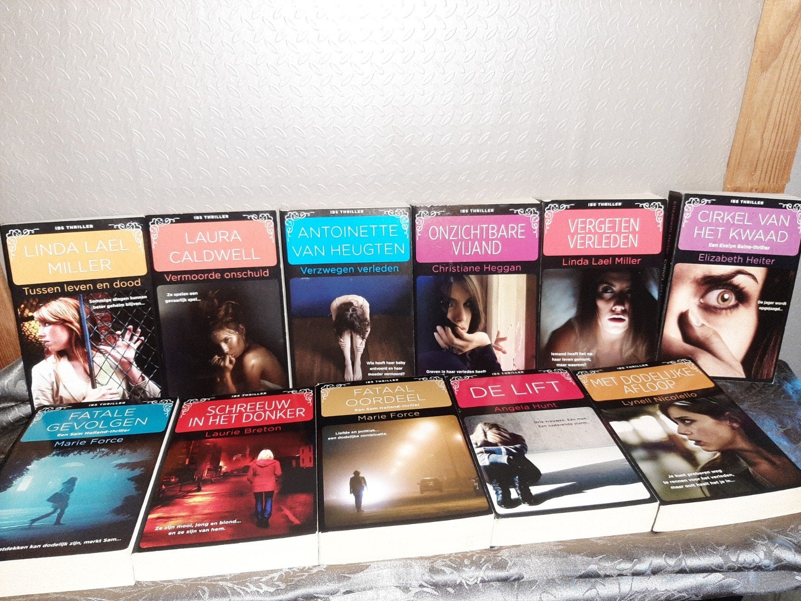 IBS Thriller boeken - Diverse auteurs (10 stuks), Boeken, Ophalen of Verzenden, Gelezen, Diverse auteurs (o.a. Marie Force, Linda Lael Miller)