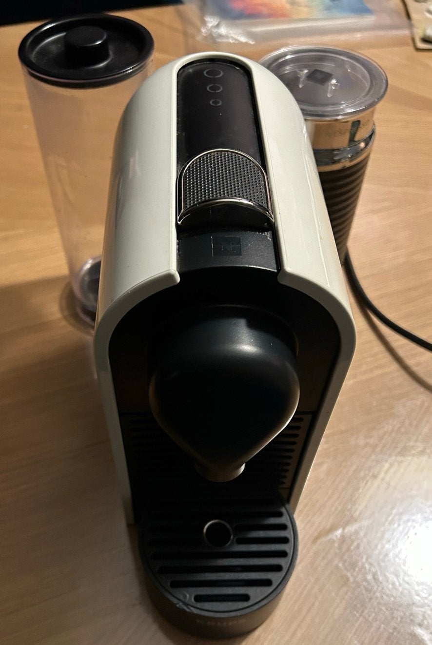 Nespresso Krups Umilk XN2601 met Aeroccino 3 melkopschuimer, Espresso apparaat, Ophalen of Verzenden, 1 kopje, Koffiepads en cups