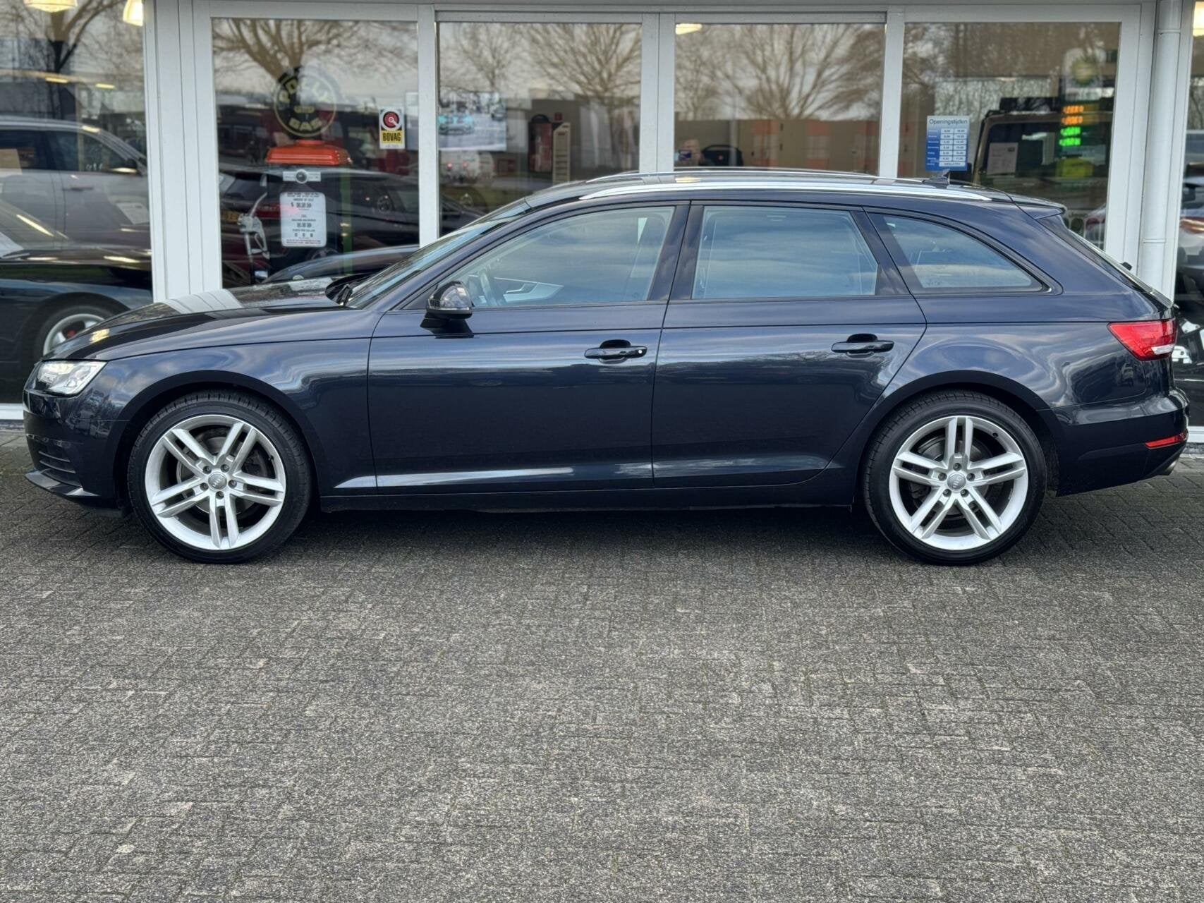 Audi A4 Avant 2.0 TFSI 190pk AUTOMAAT,ultra Pro Line,Gr.Navi, Auto's, Audi, Stof, Gebruikt, 1984 cc, A4