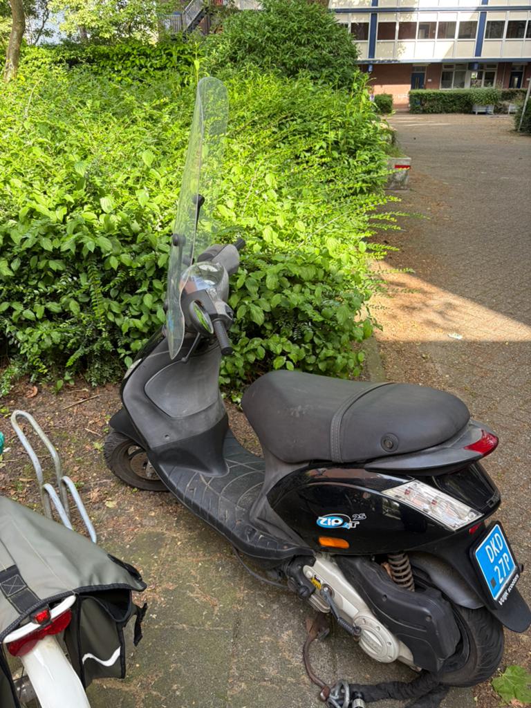Piaggio Zip scooter, Ophalen, Zo goed als nieuw, Benzine, Piaggio