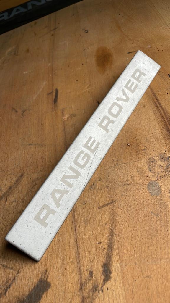 Range Rover badge, Ophalen of Verzenden, Gebruikt