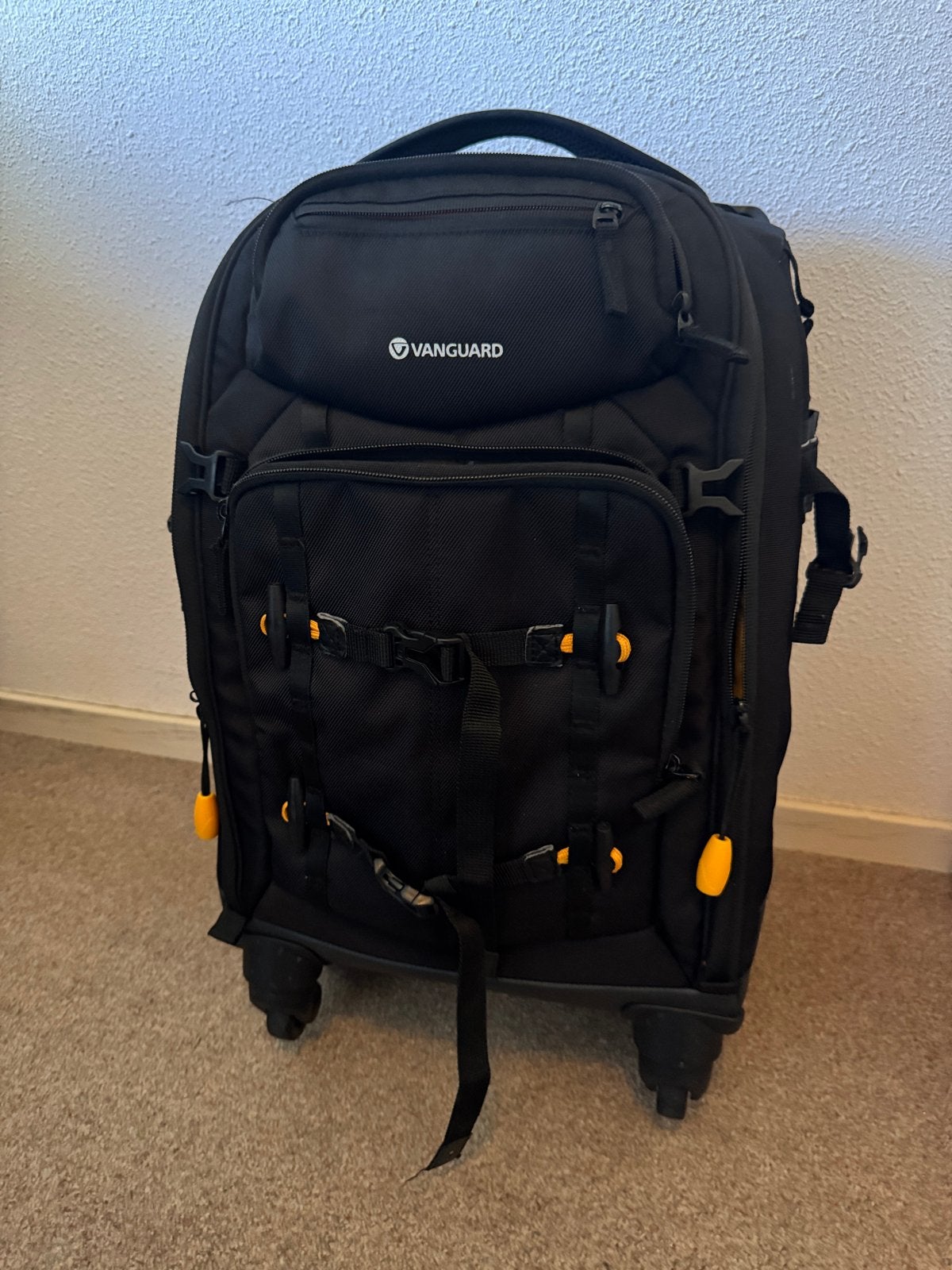 Vanguard Rolkoffer/Rugtas voor Camera - Zwart, Gevoerd, Ophalen of Verzenden, Rolkoffer, Zwart