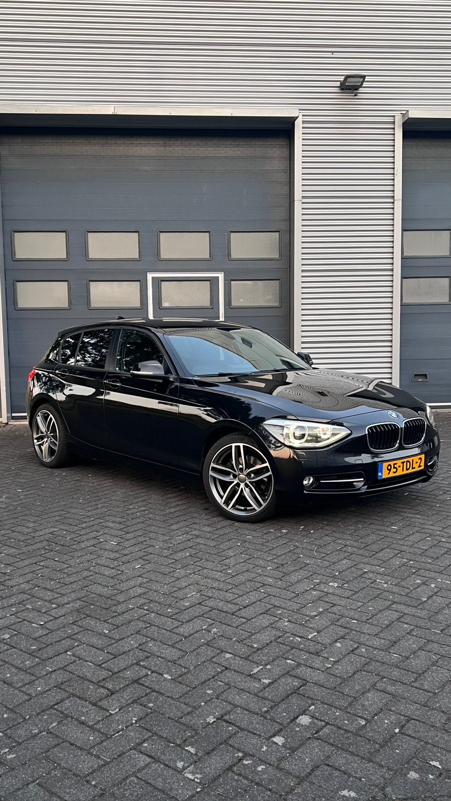 BMW 1-Serie 118i - Historie - Veel opties, 1-Serie, Achterwielaandrijving, Zwart, 4 cilinders