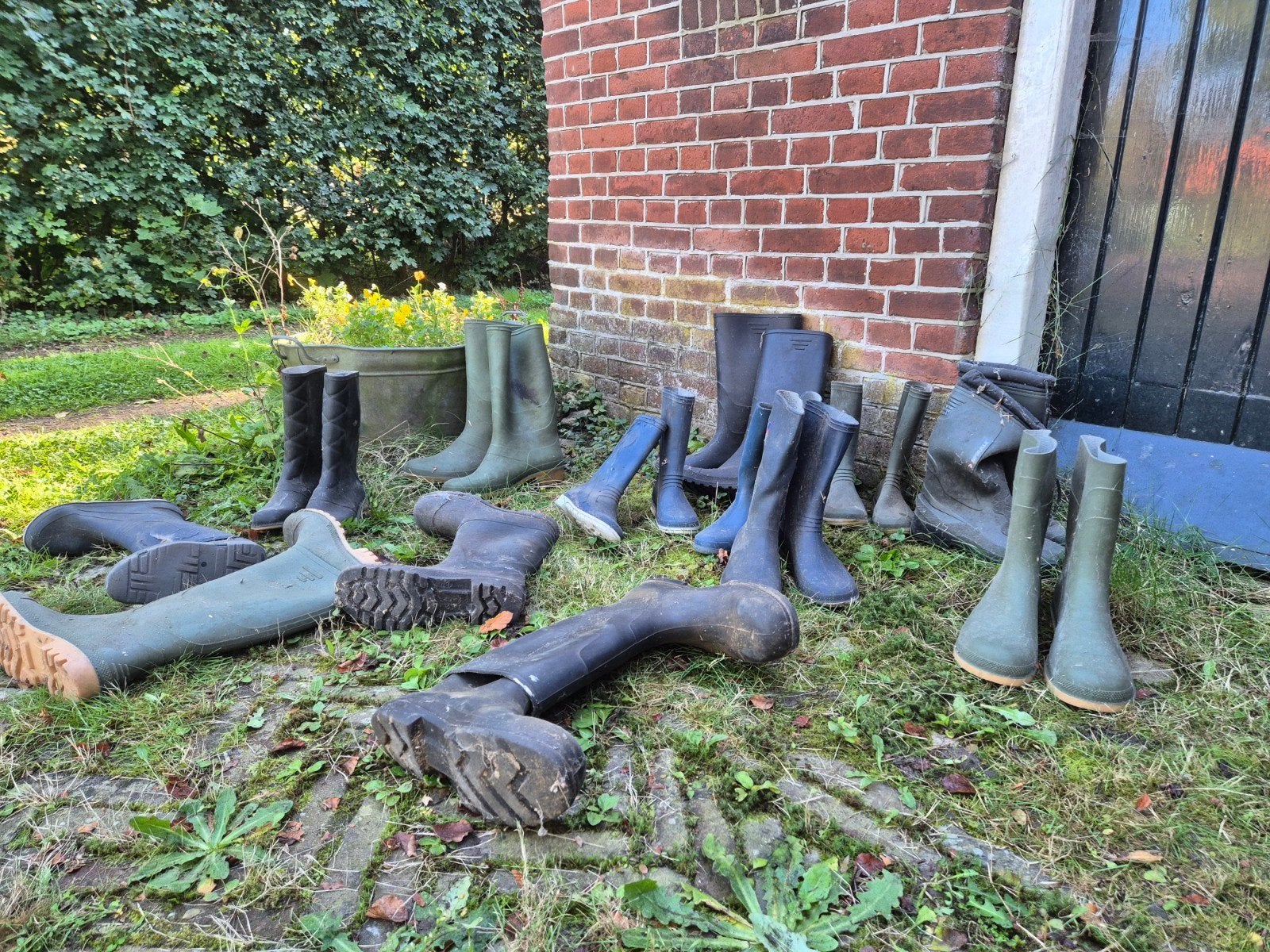 Diverse partij gebruikte regenlaarzen, Ophalen, Gebruikt