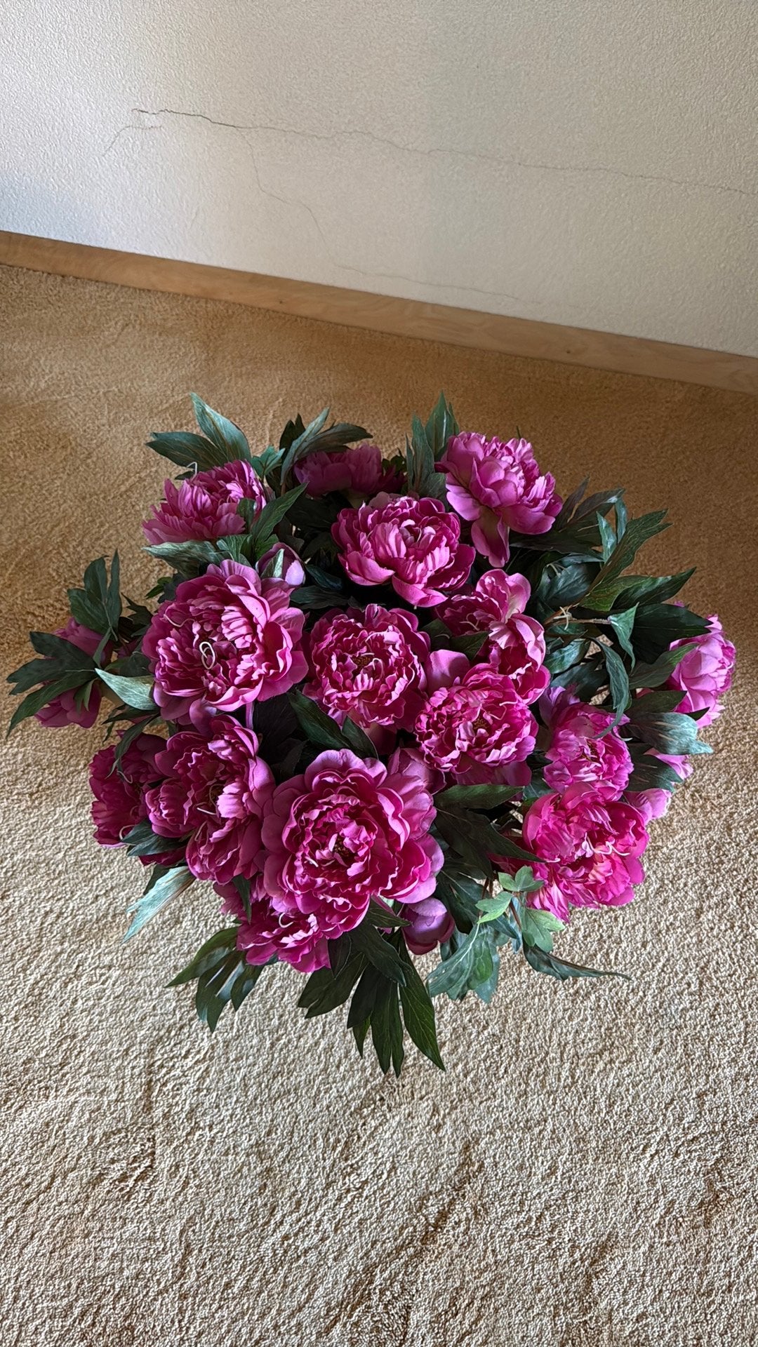 Vol boeket fuchsiakleur pioenrozen (kunst) 4 bossen, Ophalen of Verzenden, Zo goed als nieuw