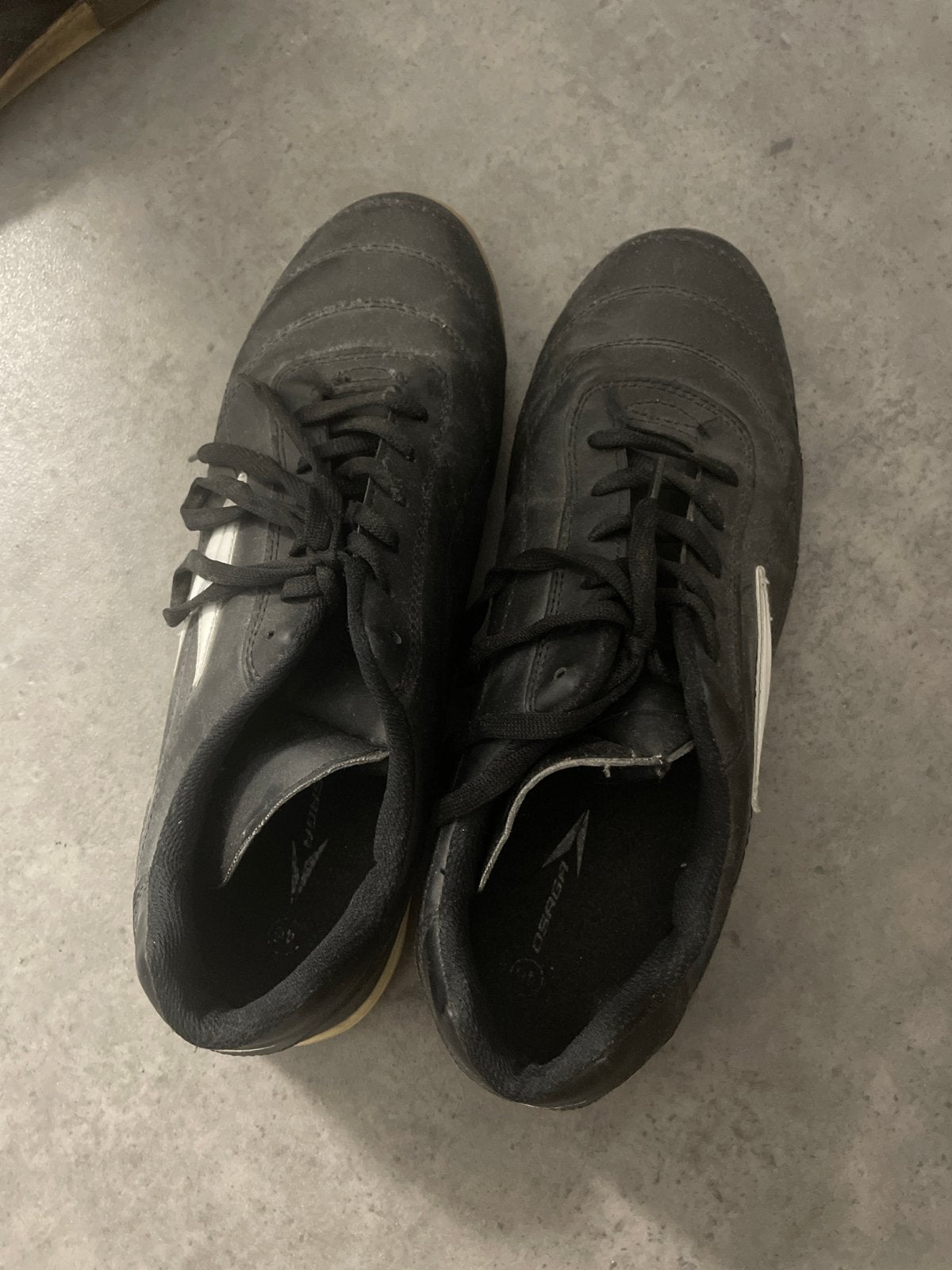 Osaga Voetbalschoenen Maat 46 Zwart, Ophalen of Verzenden, Gebruikt, Schoenen