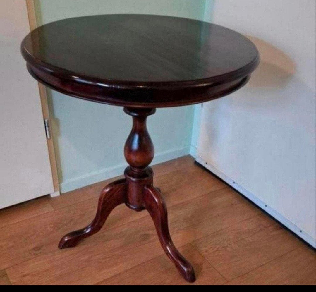 Charmante Franse wijntafel / bijzettafel. De tafel is 65 cm, Ophalen