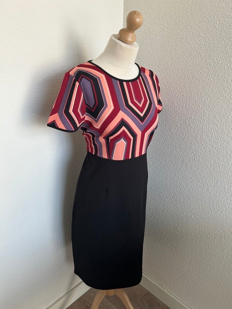 King Louie maat L grafische retro jurk 2263, Kleding | Dames, Jurken, Paars, Maat 42/44 (L), Ophalen of Verzenden, Zo goed als nieuw