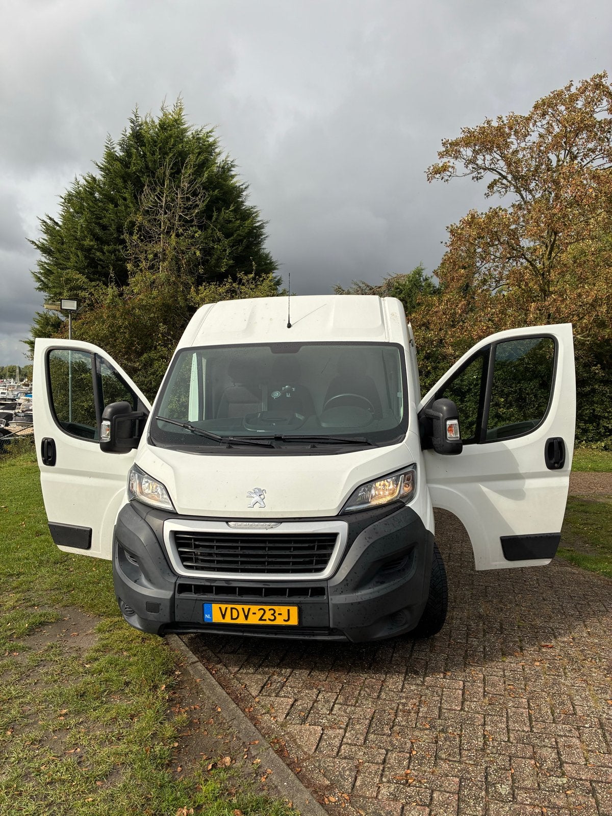 Peugeot Boxer GB L2h2 Bluehdi 120PK S&S 2020 Wit, Auto's, Voorwielaandrijving, 4 cilinders, Wit, Te koop