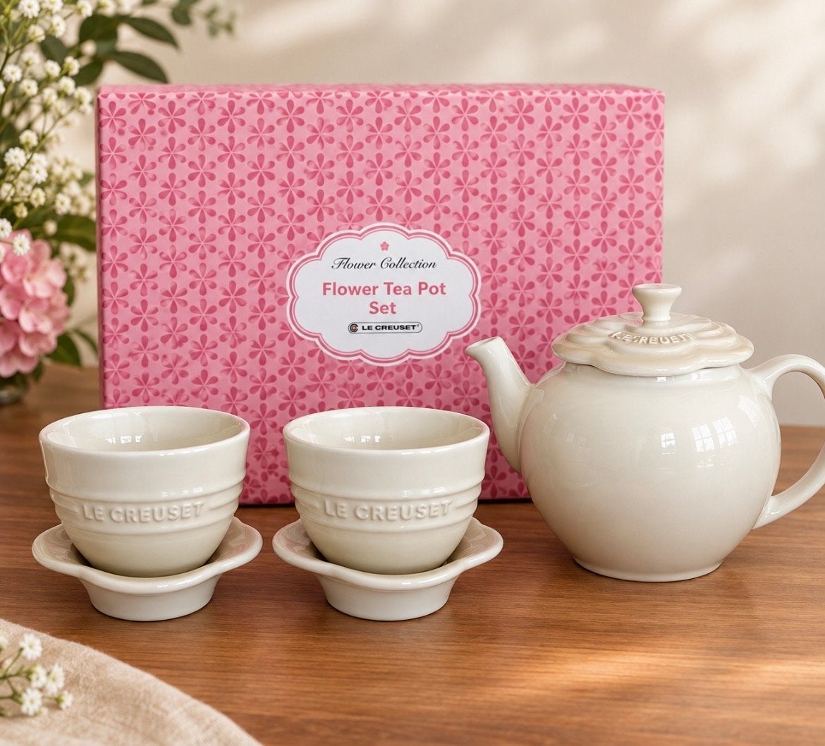 Le Creuset Flower Theepot Set - Nieuw in Doos, Overige merken, Nieuw, Ophalen of Verzenden, Theepot
