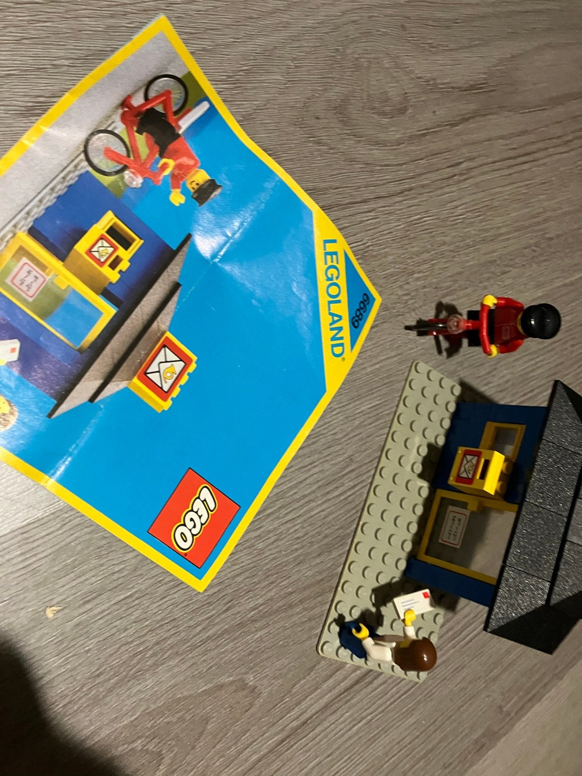LEGO Legoland 6689 Postkantoor met minifiguren en fiets, Ophalen of Verzenden, Gebruikt, Overige merken