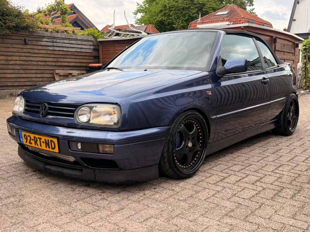 Volkswagen Golf cabrio 1.8 20V Turbo!! Pink Floyd, Voorwielaandrijving, 4 cilinders, Cabriolet, 49 €/maand