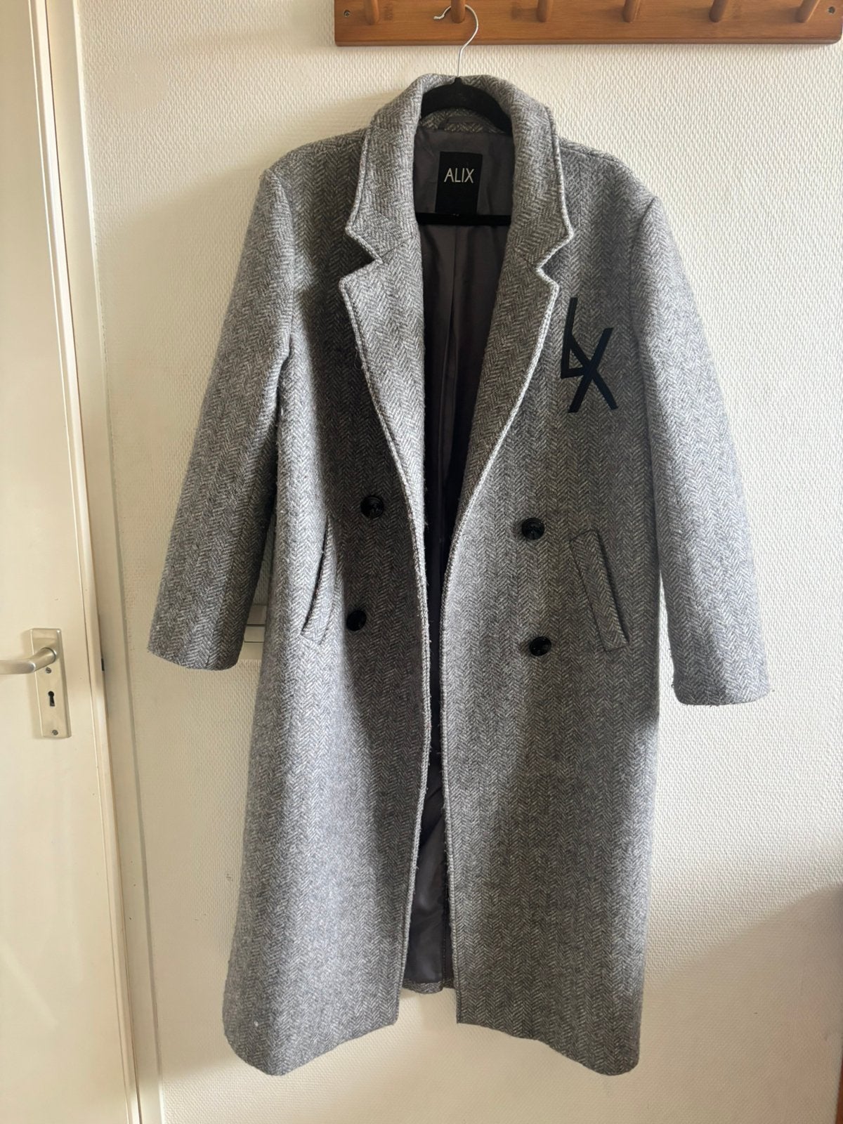 Winterjas Alix the label, Ophalen of Verzenden, Zo goed als nieuw, Maat 36 (S), Grijs