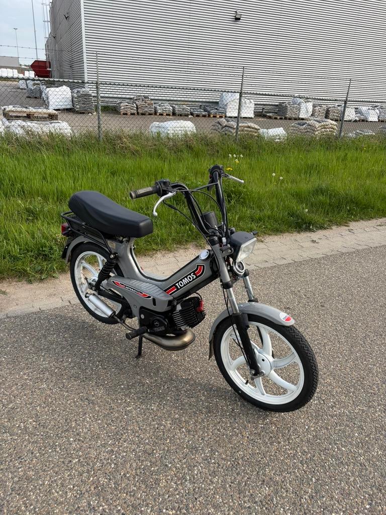 Tomos 65cc geel kenteken, Fietsen en Brommers, Ophalen, Zo goed als nieuw, Standard