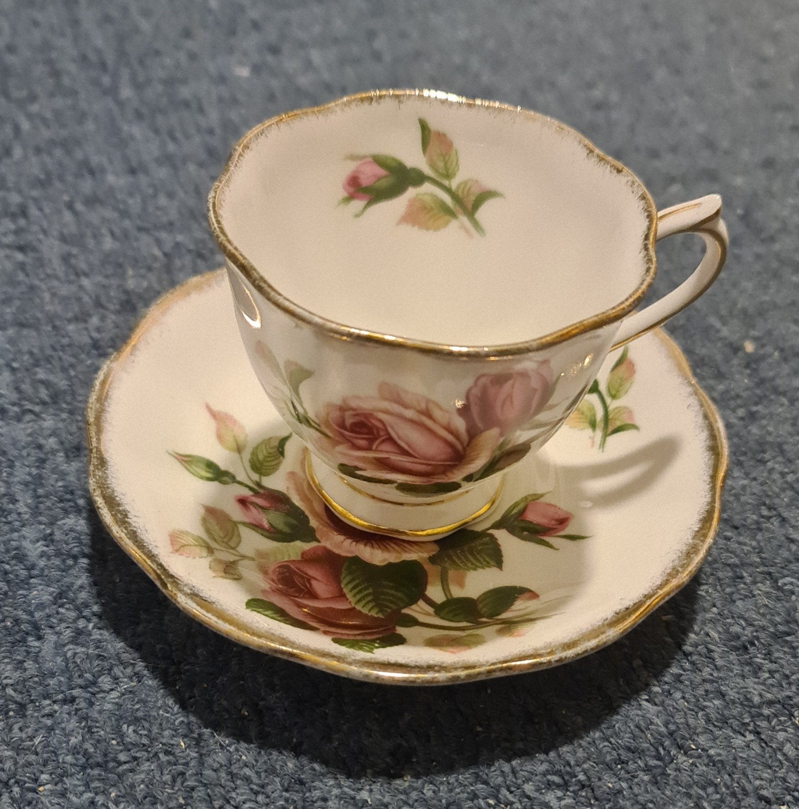 Royal Albert Anniversary Rose Kop en Schotel, Ophalen of Verzenden