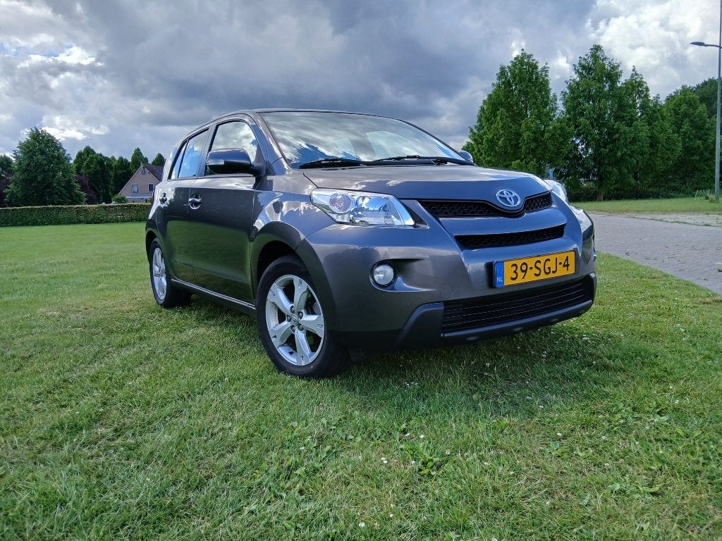 Toyota Urban Cruiser 1.3 Vvt-i 2011 Grijs, Voorwielaandrijving, Stof, 4 cilinders, Multifunctioneel stuurwiel